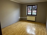Eladó családi ház, Dunaújvárosban 119.9 M Ft, 7 szobás