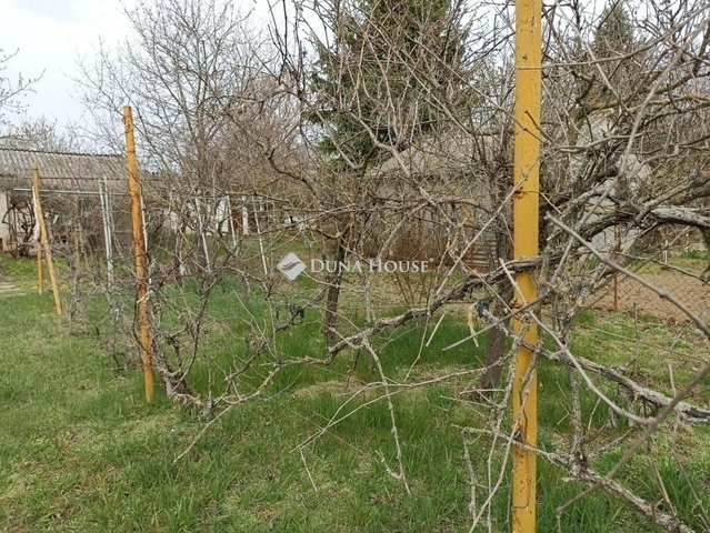 Eladó családi ház, Szegeden 16.7 M Ft, 2 szobás