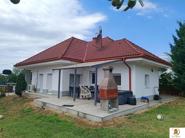 Eladó családi ház, Piliscséven 229 M Ft, 4+2 szobás