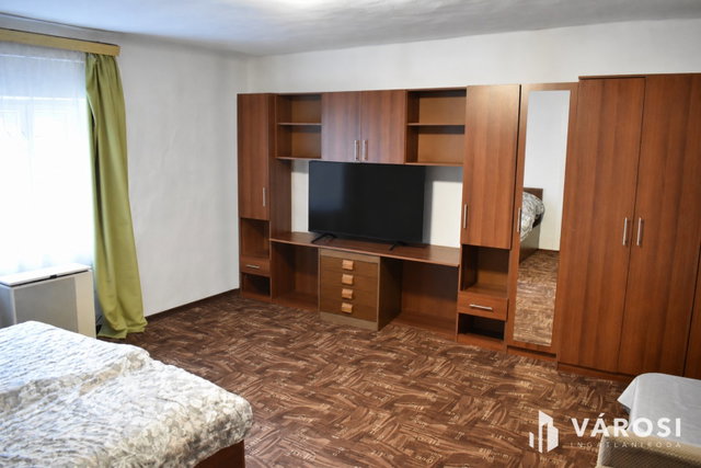 Eladó családi ház, Gyulán 13.5 M Ft, 1 szobás