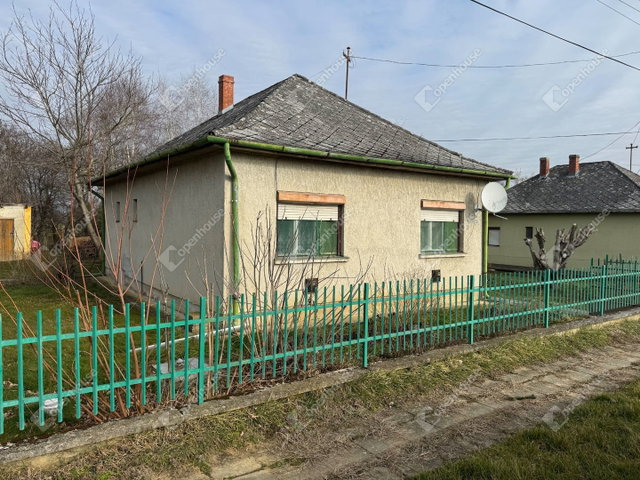 Eladó családi ház, Zalaegerszegen 31.6 M Ft, 2 szobás