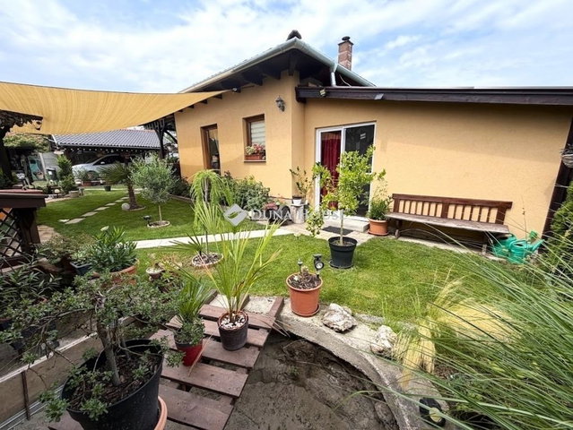 Eladó családi ház, Szigetszentmiklóson 114.9 M Ft, 2+2 szobás