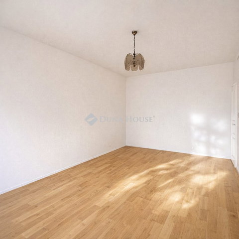 Eladó téglalakás, Szombathelyen 37.9 M Ft, 2 szobás