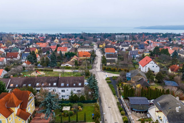 Eladó sorház, Balatonfüreden 139 M Ft, 5 szobás