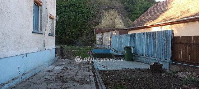 Eladó családi ház, Érden 62 M Ft, 6+1 szobás