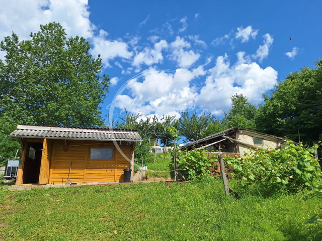 Eladó mezogazdasagi ingatlan, Komlón 2.5 M Ft