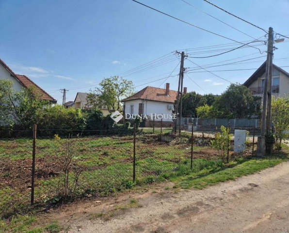 Eladó családi ház, Balatonalmádiban 39.5 M Ft, 2 szobás