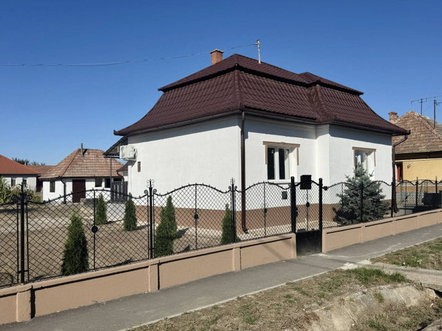 Eladó családi ház, Zsámbokon 49.99 M Ft, 3 szobás