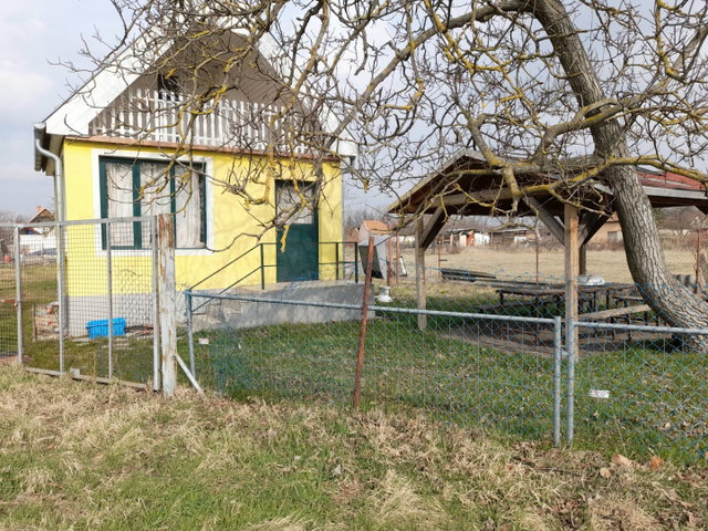 Eladó nyaraló, Győrött, Aradi vértanúk útján 27 M Ft