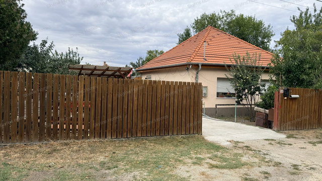 Eladó családi ház, Tökölön 78 M Ft, 3 szobás