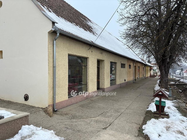 Eladó üzlethelyiség, Báron 26.3 M Ft / költözzbe.hu