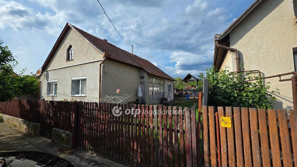 3 bed · 105m² · 31.800.000 ft