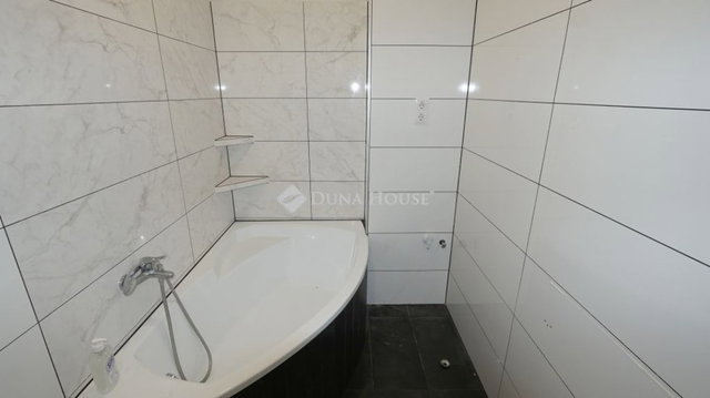 Eladó téglalakás, Zalaszentivánon 23.9 M Ft, 2 szobás