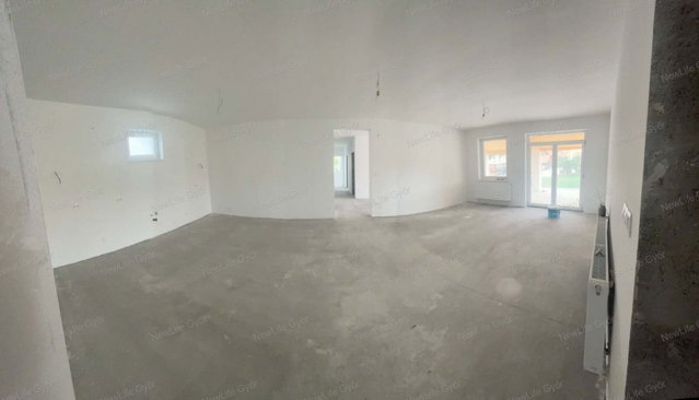 Eladó családi ház, Veszkényen 79.99 M Ft, 4+1 szobás
