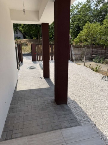 Eladó ikerház, Veresegyházon 0.115 M Ft, 4 szobás
