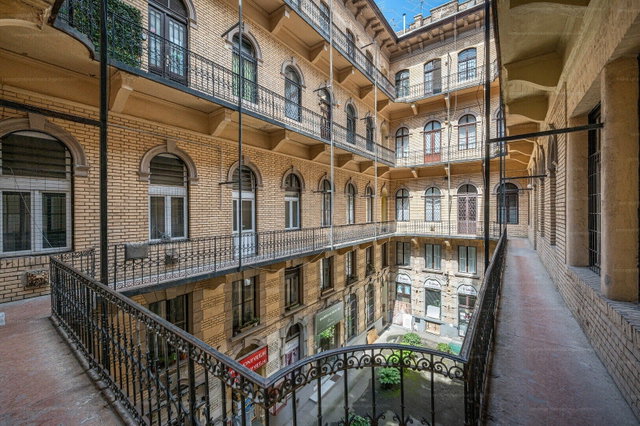 Eladó téglalakás, Budapesten, VI. kerületben, Teréz körúton