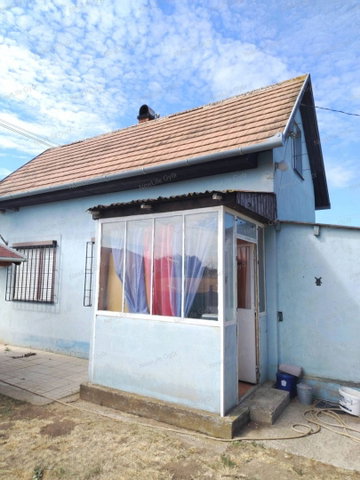 Eladó családi ház, Győrött 26 M Ft, 2 szobás