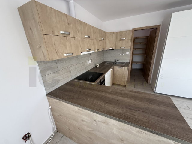 Kiadó téglalakás, albérlet, Szegeden, Sőtér István közben