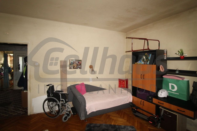 Eladó családi ház, Celldömölkön 26.5 M Ft, 2 szobás