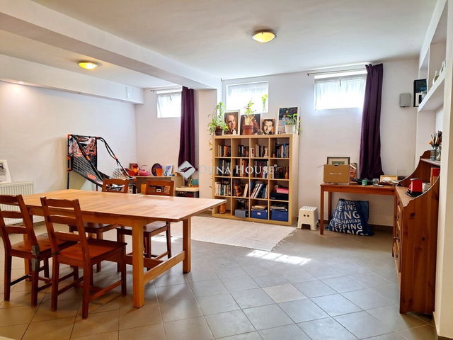 Eladó téglalakás, Kecskeméten 46 M Ft, 4 szobás
