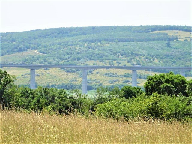 Eladó mezogazdasagi ingatlan, Kőröshegyen 22 M Ft