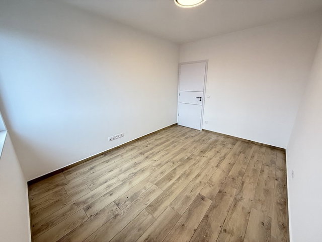Kiadó téglalakás, albérlet, Pakson 350 E Ft / hó, 2 szobás