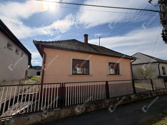 Eladó családi ház, Lentiben 59.9 M Ft, 2 szobás