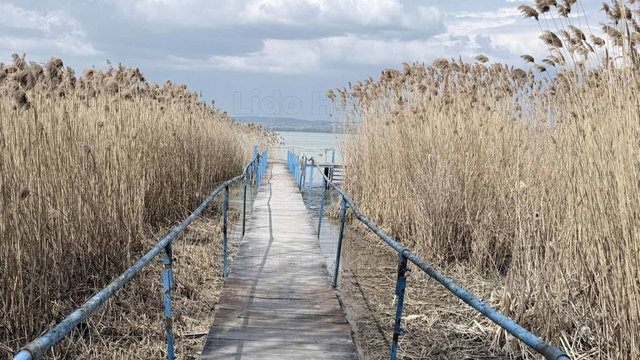 Eladó nyaraló, Balatonberényben 69.9 M Ft, 8 szobás