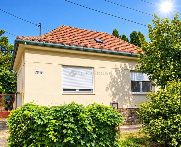 Eladó családi ház, Keszthelyen, Sopron utcában 89 M Ft, 3 szobás