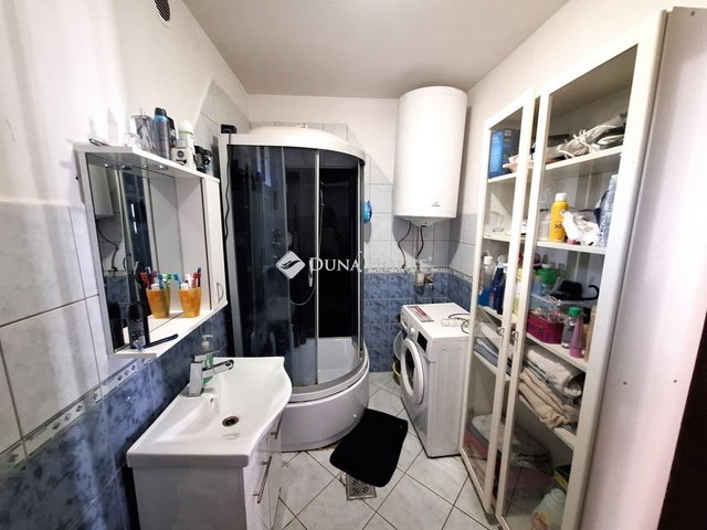 Eladó családi ház, Vértesbogláron 49.8 M Ft, 4 szobás
