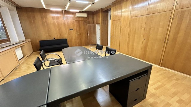 Eladó iroda, Szombathelyen 14 M Ft, 1 szobás