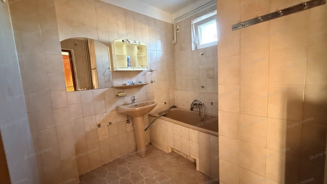 Eladó téglalakás, Szigetszentmiklóson 83.2 M Ft, 4 szobás
