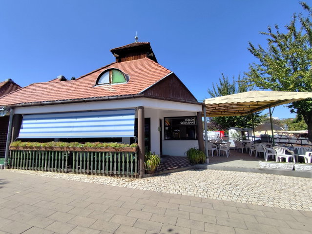 Eladó üzlethelyiség, Keszthelyen, Piac téren 79.9 M Ft
