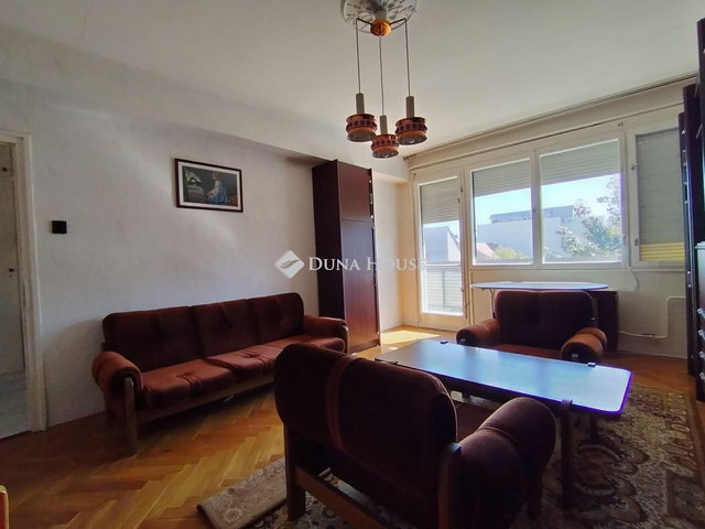 Eladó téglalakás, Zalaegerszegen, Kossuth Lajos utcában 38 M Ft