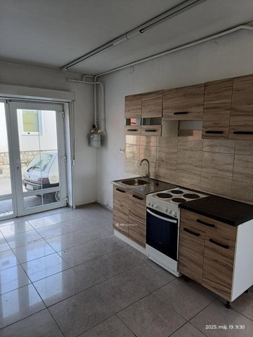 Eladó családi ház, Pécsett 79 M Ft, 3+1 szobás