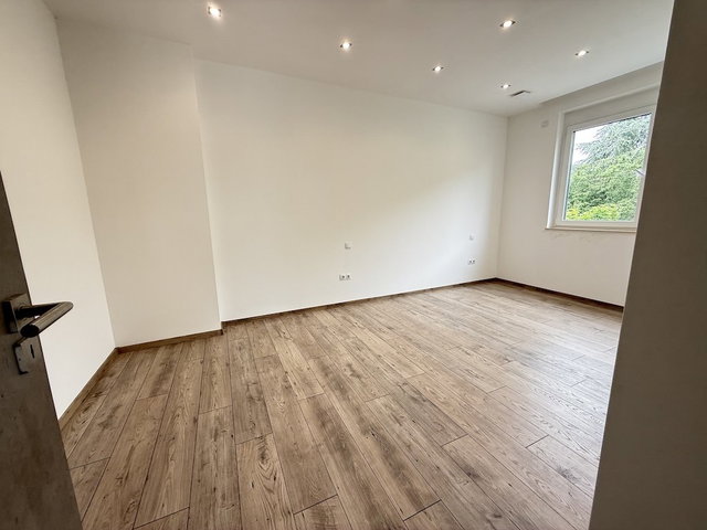 Eladó családi ház, Pakson 197 M Ft, 4 szobás