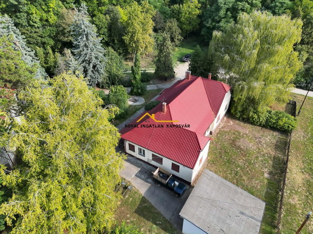 Eladó családi ház, Igalon 64.99 M Ft, 14+5 szobás