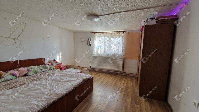 Eladó családi ház, Banán 38 M Ft, 4 szobás
