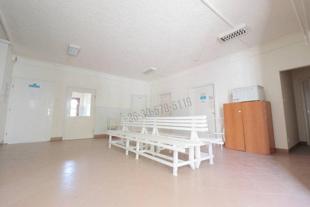 Eladó üzlethelyiség, Szarvason 160 M Ft, 20 szobás