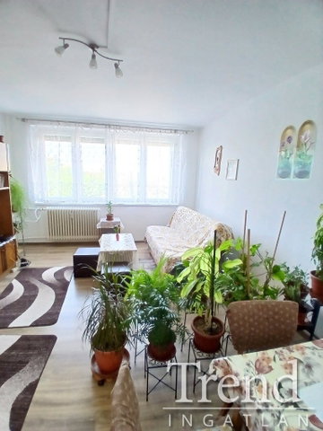 Eladó panellakás, Dunaújvárosban 26.5 M Ft, 1 szobás