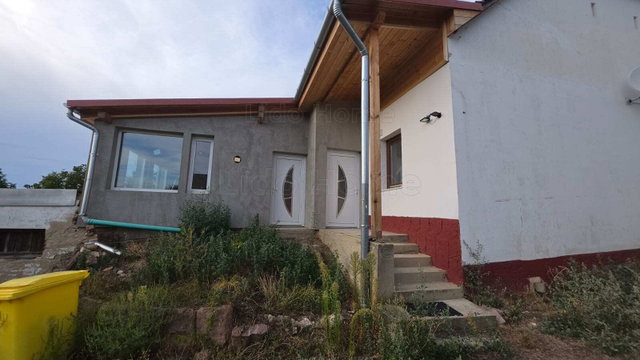 Eladó családi ház, Hácson 25.185 M Ft, 2 szobás