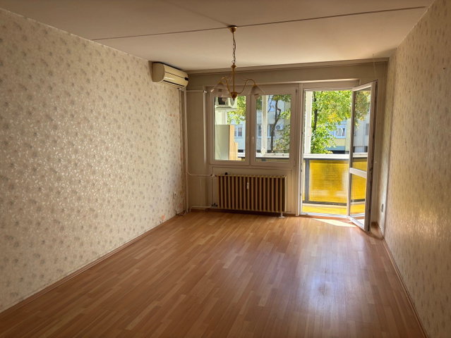 Eladó panellakás, Győrött 46.9 M Ft, 2 szobás
