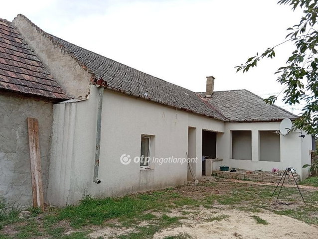Eladó családi ház, Somlóvásárhelyen 33.2 M Ft, 3 szobás