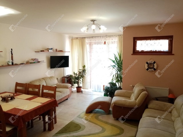 Kiadó téglalakás, albérlet, Siófokon 300 E Ft / hó, 3 szobás
