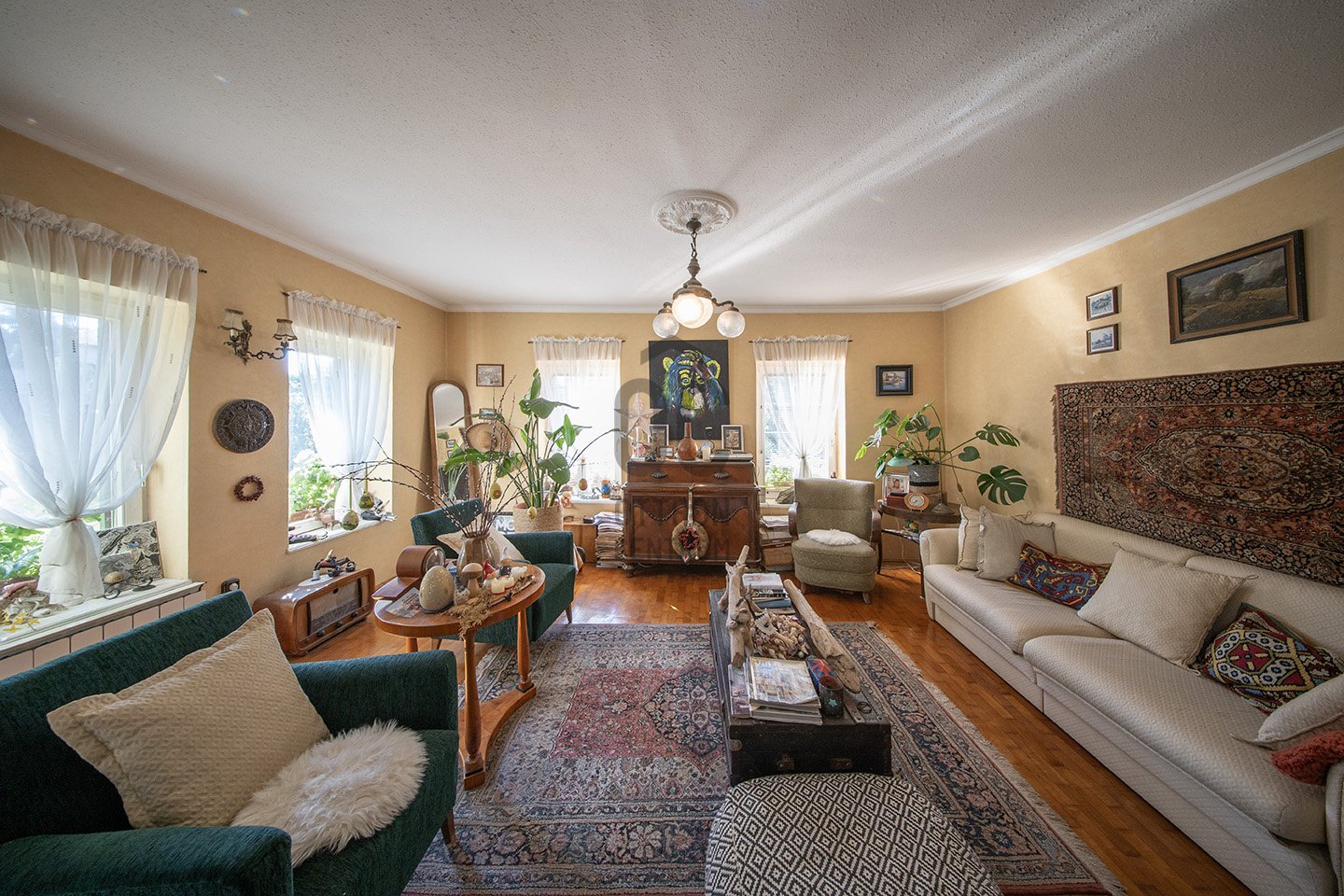 7 bed · 275m² · 220.000.000 ft
