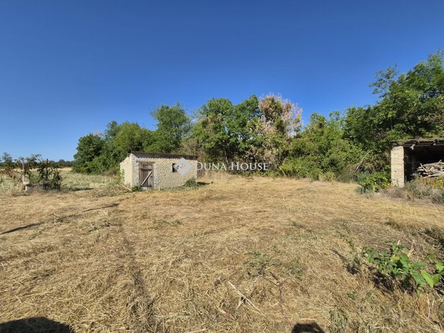 Eladó mezogazdasagi ingatlan, Mohácson 5 M Ft, 1 szobás