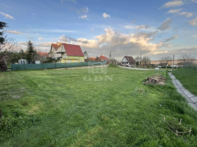 Eladó telek, Sukorón 24.5 M Ft / költözzbe.hu