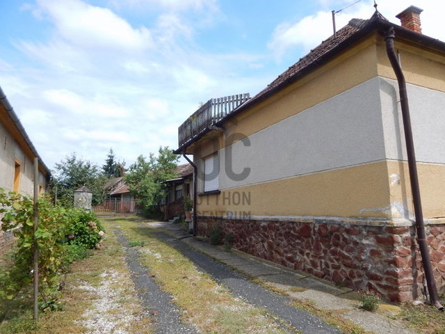 Eladó családi ház, Iklódbördőcén 26.9 M Ft, 5 szobás