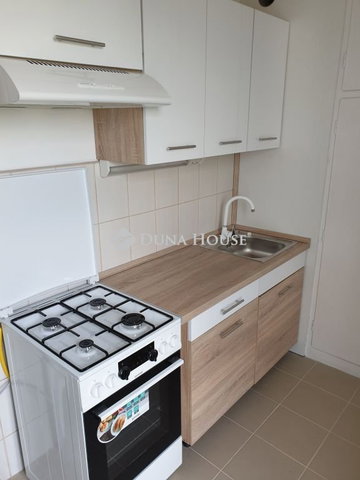 Kiadó panellakás, albérlet, Pécsett 160 E Ft / hó, 2 szobás