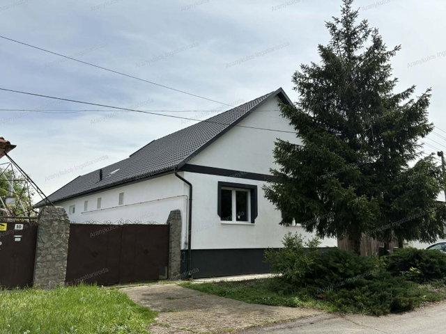 Eladó családi ház, Gyulán 95 M Ft, 5 szobás